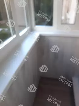 Отделка и остекление Г-образного балкона